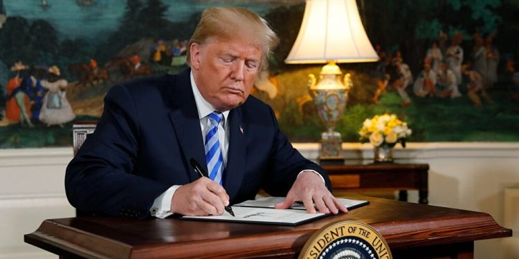 ترامب يمنع دخول مواطني 12 دولة إلى الولايات المتحدة بينها الصومال