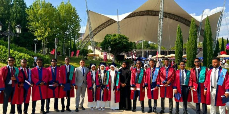 سفراء العلم.. 78 خريجًا صوماليًا ينهون دراستهم الجامعية في تركيا