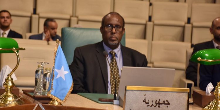 السفير الصومالي في القاهرة يشارك في اجتماع عربي طارئ لبحث حصار وتجويع غزة