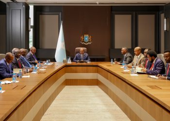 الرئيس الصومالي يستقبل مدير المخابرات السودانية حاملاً رسالة من البرهان