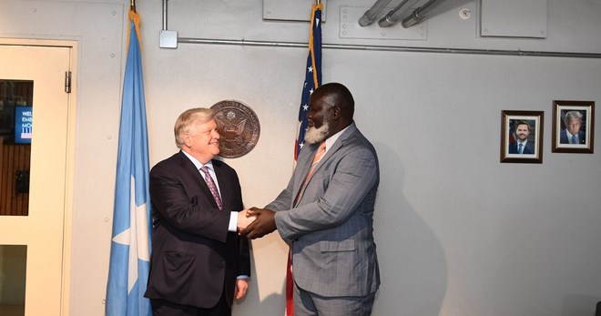 واشنطن والاتحاد الإفريقي يبحثان تعزيز التنسيق في محاربة حركة الشباب بالصومال