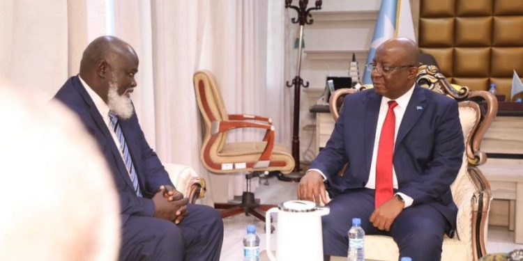 وزير الإعلام الصومالي يستقبل الممثل الخاص لرئيس مفوضية الاتحاد الإفريقي