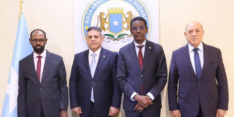 الصومال والعراق يبحثان تعزيز التعاون الأمني ومكافحة الإرهاب