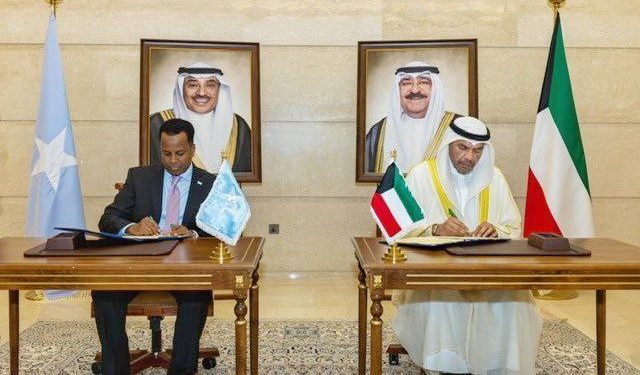 الصومال والكويت توقعان ثلاث مذكرات تفاهم لتعزيز العلاقات الدبلوماسية