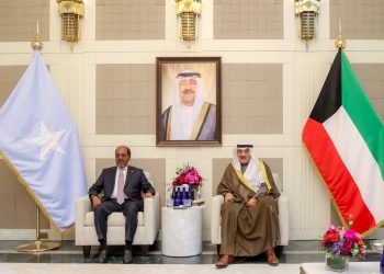 الرئيس الصومالي يبحث مع ولي عهد الكويت تعزيز التعاون الثنائي والقضايا الإقليمية