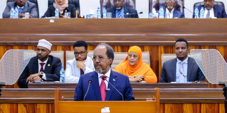 خطاب شامل للرئيس الصومالي: وعود اقتصادية ومصالحة سياسية في افتتاح الدورة السابعة للبرلمان
