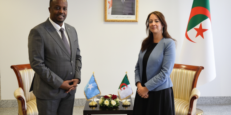 الصومال والجزائر تتعهدان بتطوير الشراكة لمواجهة التحديات الأمنية في المنطقة
