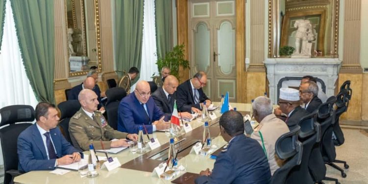 زيارة رسمية لوزير الدفاع الصومالي إلى روما لتعزيز الشراكة الأمنية