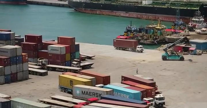 ميناء مقديشو يبدأ رسميًا العمل على مدار 24 ساعة