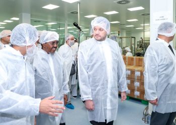 الرئيس الصومالي يطّلع على التجربة الجزائرية في التصنيع الدوائي والذكاء الاصطناعي