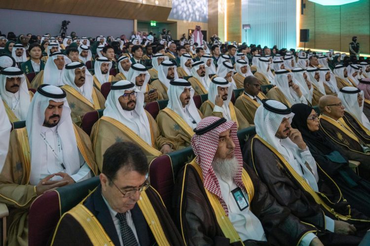 وزير الداخلية السعودي يحتفي بتخرج 374 خبير أمن من 11 دولة عربية بينهم 3 صوماليين