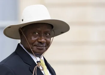 موسيفيني يدعو إلى إنشاء جيش موحّد لشرق إفريقيا والصومال في قلب المقترح