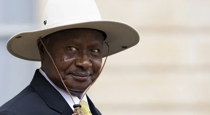 موسيفيني يدعو إلى إنشاء جيش موحّد لشرق إفريقيا والصومال في قلب المقترح