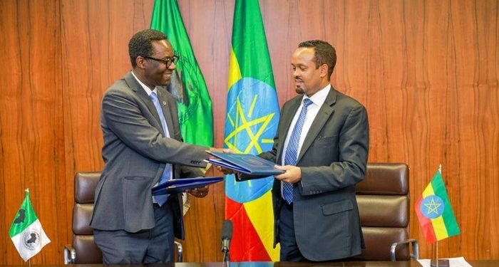 إثيوبيا توقع مع بنك التنمية الأفريقي تمويلًا 184 مليون دولار لطريق سريع إلى جيبوتي وجنوب السودان