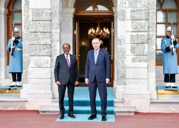 محادثات رفيعة بين رئيسي الصومال وتركيا حول الموارد الطبيعية والعلاقات الثنائية