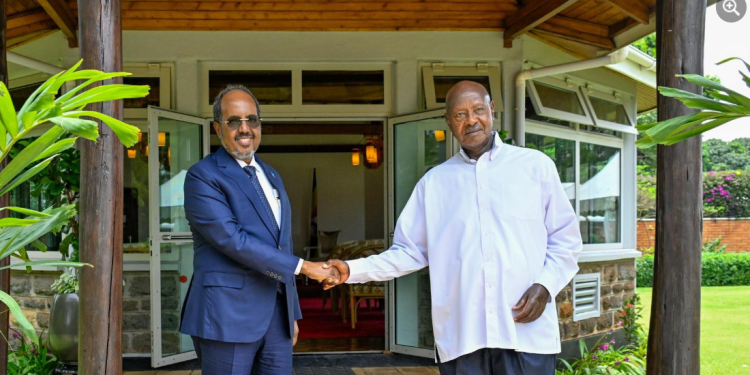 حسن شيخ محمود يبعث رسالة تهنئة إلى موسيفيني بعد إعلان فوزه بالانتخابات