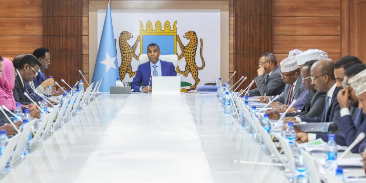 الصومال يعتمد قانون صناديق الكوارث ويعزز حماية الشباب من الهجرة غير الشرعية