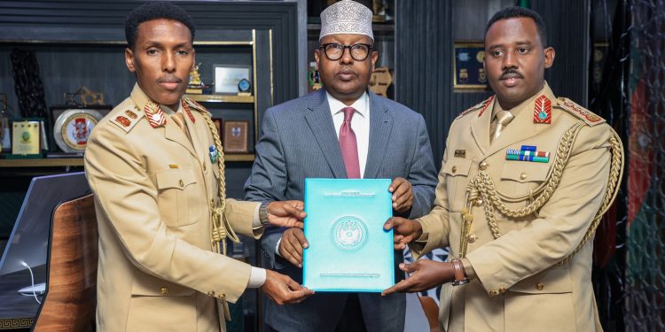 الصومال.. قائد جديد للجيش وتعزيز للجاهزية العسكرية