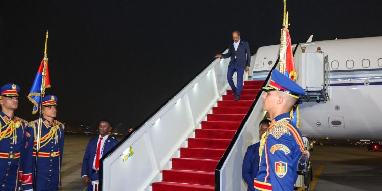 الرئيس الصومالي يبدأ زيارة رسمية إلى مصر لبحث التعاون الاستراتيجي
