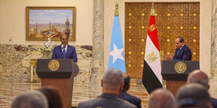 مباحثات صومالية–مصرية بالقاهرة تتناول التعاون الأمني والتنمية الإقليمية (بالصور)