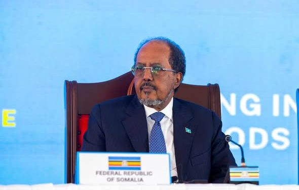 الرئيس الصومالي يستعرض إنجازات بلاده خلال مجموعة شرق أفريقيا