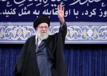 التلفزيون الإيراني يعلن رسمياً مقتل خامنئي بالعدوان الإسرائيلي الأمريكي