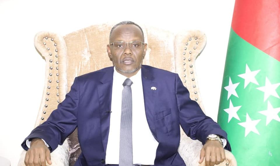 رئيس ولاية جنوب الغرب ينسحب من حزب الحاكم ويتهم الحكومة بانتهاك الدستور