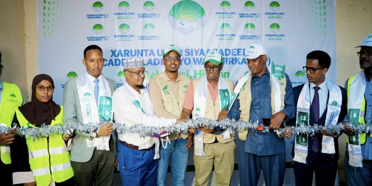 الحزب الحاكم في الصومال يوسع حضوره بافتتاح مقر في جللقسي