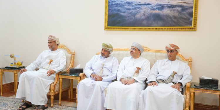 الصومال وعُمان تعززان التعاون في مجالات النقل والاتصالات وتقنية المعلومات