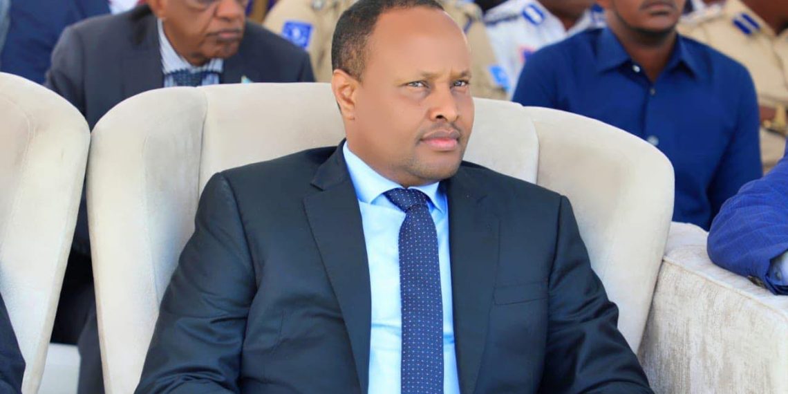 توترات سياسية تدفع مستشاراً للرئيس الصومالي إلى الاستقالة