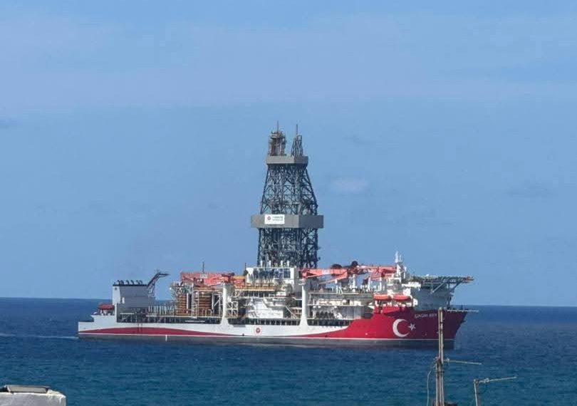 وزارة البترول الصومالية تعلن وصول سفينة حفر نفط إلى البلاد