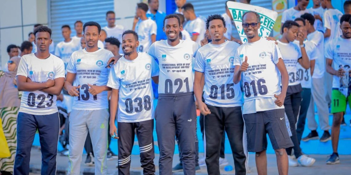 رئيس الوزراء يفتتح ماراثون مقديشو بمشاركة 300 شاب في ختام أسبوع الرياضة من أجل السلام