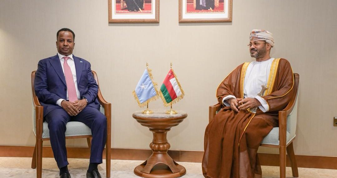 وزير خارجية الصومال يجري محادثات مع نظيره العماني خلال زيارة رسمية إلى سلطنة عمان