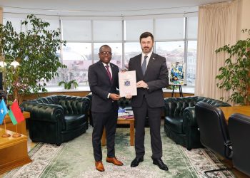 سفير الصومال لدى روسيا يقدم أوراق اعتماده إلى بيلاروس