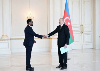 السفير الصومالي في باكو يقدّم أوراق اعتماده للرئيس علييف
