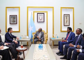 الرئيس الصومالي يبحث مع مسؤول أممي أولويات العمل الإنساني وجهود التعافي