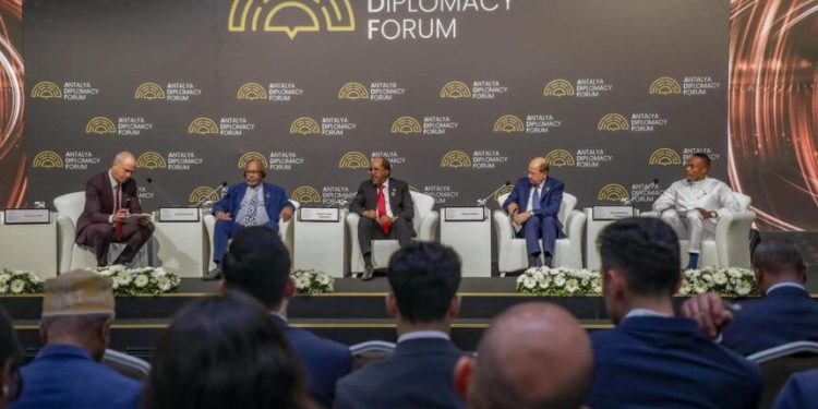 رئيس الصومال يشارك في فعاليات منتدى أنطاليا الدبلوماسي