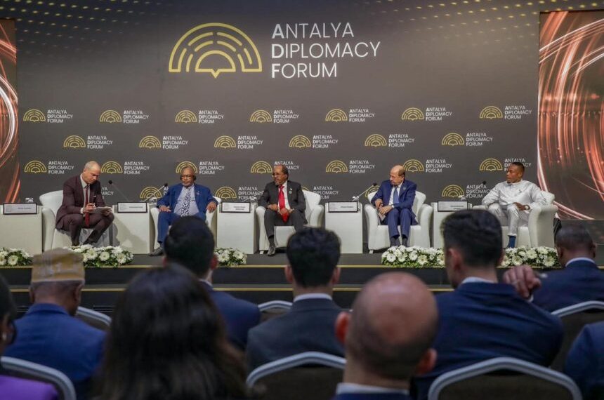 رئيس الصومال يشارك في فعاليات منتدى أنطاليا الدبلوماسي