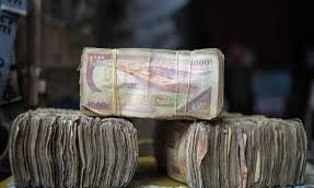 أزمة ثقة بالعملة المحلية تدفع التجار لرفض الشلن الصومالي في مقديشو