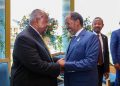الرئيس الصومالي يشارك في مراسم تنصيب رئيس جيبوتي إسماعيل عمر جيله