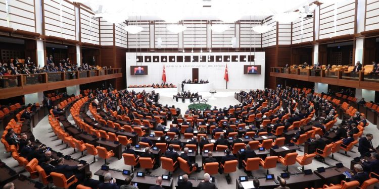البرلمان التركي يقر قانون اتفاقية الدعم العيني مع الصومال