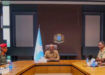 الرئيس حسن شيخ محمود يستقبل رئيس هيئة الأركان الجيبوتية ويبحثان التنسيق الأمني والعسكري